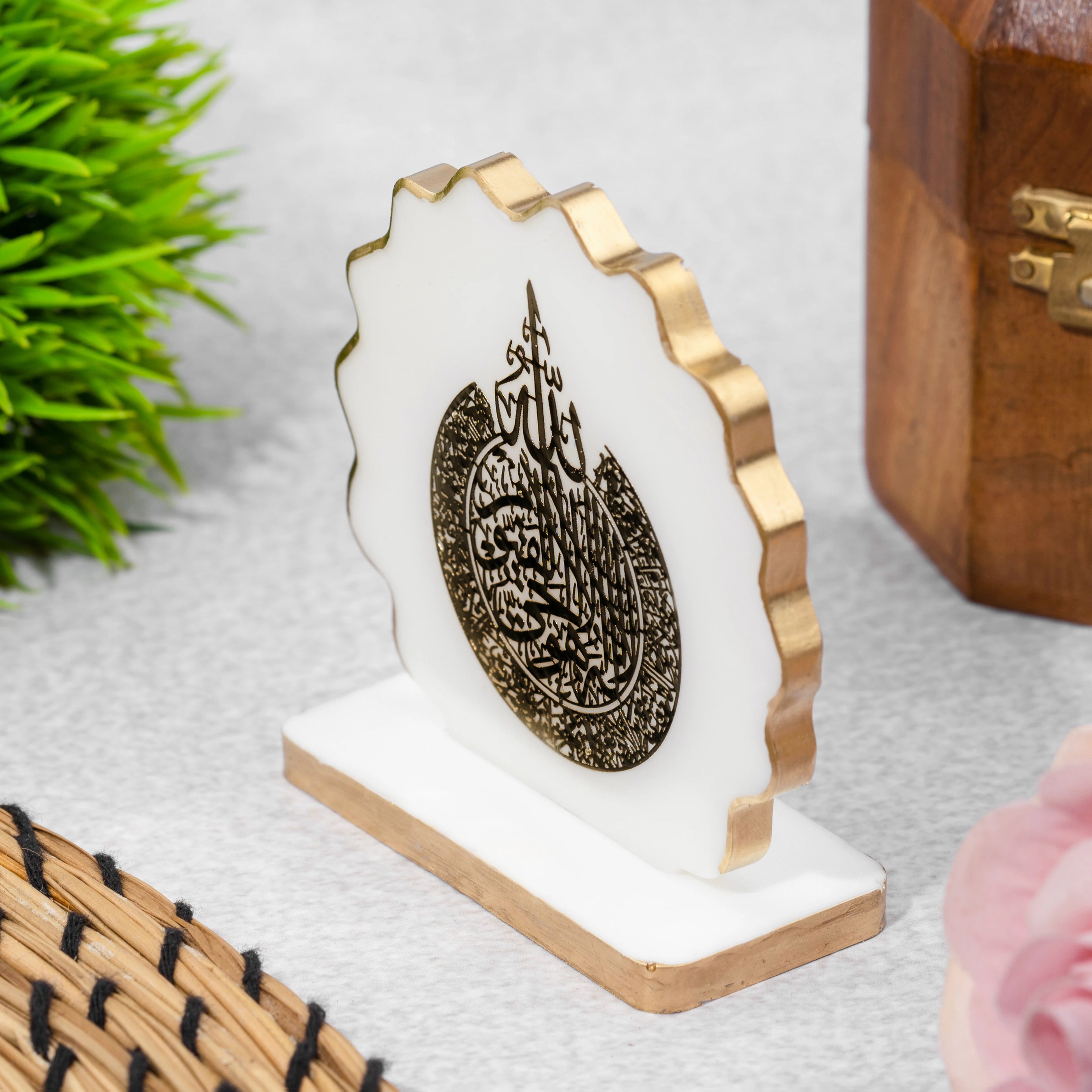 Handcrafted Resin Ayatul Kursi Dashboard Idol with Metallic Gold Sticker