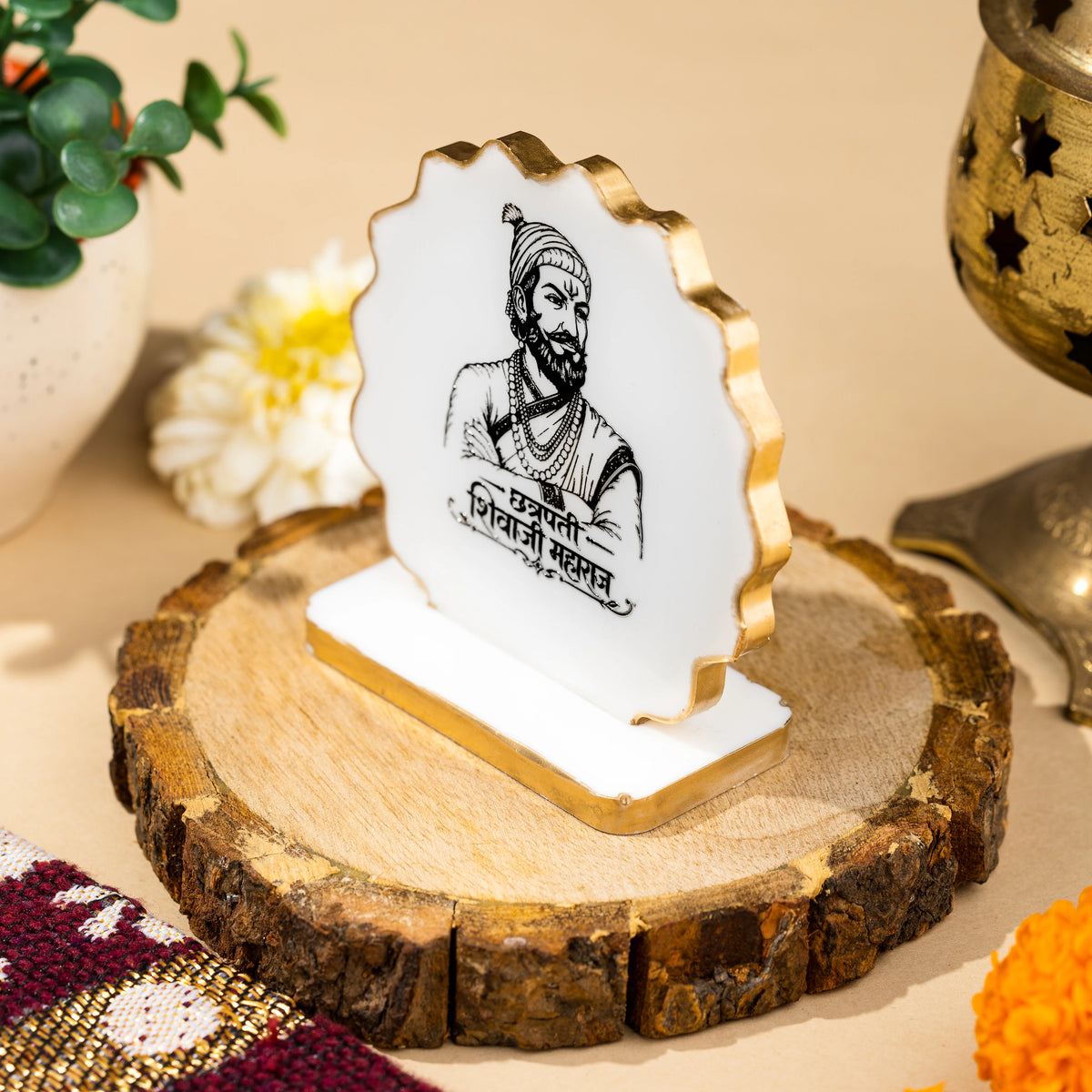 Handcrafted Resin Chatrapatti Shivaji Maharaj Dashboard Idol with Metallic Gold Sticker